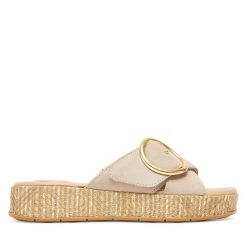 Klapki Tamaris. Brązowe klapki damskie Tamaris, bez wzorów, bez obcasa. Za 349.99 zł.