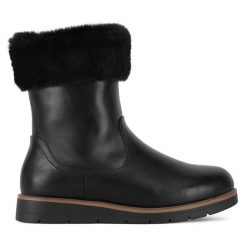 Botki Clara Barson. Czarne botki damskie Clara Barson, bez obcasa, na płaskiej podeszwie, bez zapięcia. Za 159.99 zł.