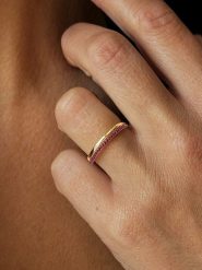 OR Carats Złoty pierścionek z kamieniami szlachetnymi rozmiar: 52. Czerwone pierścionki damskie OR Carats, z rubinem, złote. Za 1,992.99 zł.