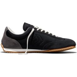 Buty sportowe Converse Jogger. Czarne buty sportowe na co dzień damskie Converse, z zamszu, bez zapięcia. Za 590.00 zł.