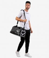Torba sportowa Givova Trend czarna. Czarne torby męskie na ramię Givova, bez wzorów, z materiału, na ramię. Za 165.99 zł.