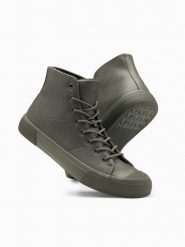 Wysokie buty męskie trampki z gumowym noskiem – oliwkowe V4 OM-FOSH-0138 - 46. Zielone trampki i tenisówki męskie Ombre Clothing, z aplikacjami, z gumy, bez zapięcia. Za 119.99 zł.