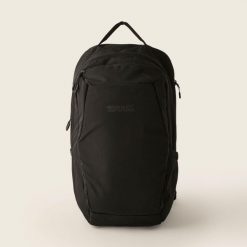 Plecak Regatta Voyad. Czarne plecaki damskie Regatta, bez wzorów, z materiału. Za 169.99 zł.