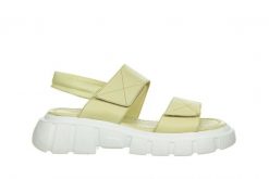 Sandały Bayla-161 145 22 2250 Bone 161470, Zielony, Skóra naturalna - 40. Zielone sandały damskie Bayla, bez wzorów, z materiału, bez obcasa, na koturnie. W wyprzedaży za 152.10 zł.