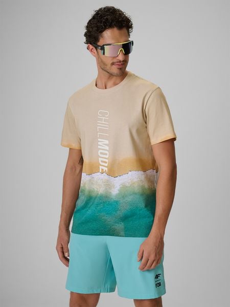 4F T-shirt regular z nadrukiem męski - beżowy M. Brązowe t-shirty męskie 4f, m, bez wzorów, z bawełny, bez kołnierzyka. W wyprzedaży za 69.99 zł.