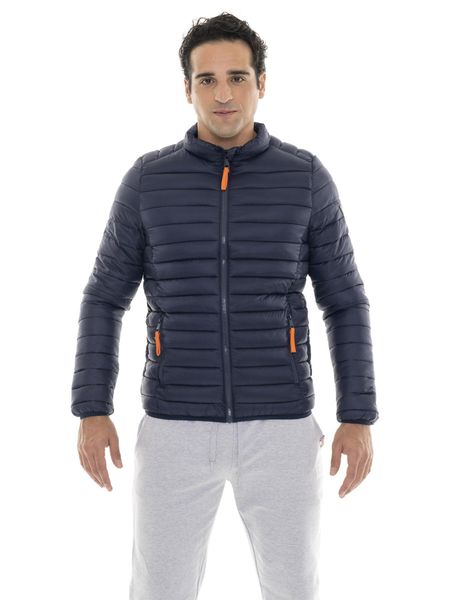 Kurtka puchowa z pełny zamek błyskawiczny na co dzień. Czarne kurtki treningowe męskie LEONE 1947 APPAREL, s, bez wzorów, z puchu, na fitness i siłownię. Za 530.46 zł.