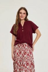 T-shirt z bawełny burgundowy. Czerwone t-shirty damskie MOODO, l, bez wzorów, z bawełny, bez kołnierzyka. Za 59.99 zł.