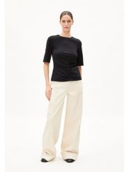 Armedangels Koszulka "Traslaraa" w kolorze czarnym rozmiar: XS. Czarne bluzki damskie ARMEDANGELS, xs, bez wzorów, z bawełny, bez kołnierzyka, bez ramiączek. Za 78.66 zł.