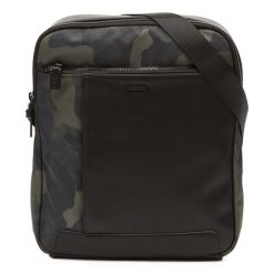 Torebka LUMBERJACK LK 3565. Czarne torebki klasyczne damskie Lumberjack, bez wzorów, bez dodatków. Za 199.99 zł.