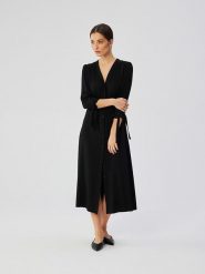 Stylove Sukienka w kolorze czarnym rozmiar: XXL. Czarne sukienki damskie Stylove, na co dzień, xxl, bez wzorów, z tkaniny, bez kołnierzyka, bez ramiączek, maxi, proste. Za 189.29 zł.