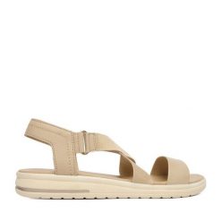 Sandały Lasocki. Brązowe sandały damskie Lasocki, bez wzorów, bez obcasa, na płaskiej podeszwie. Za 149.99 zł.