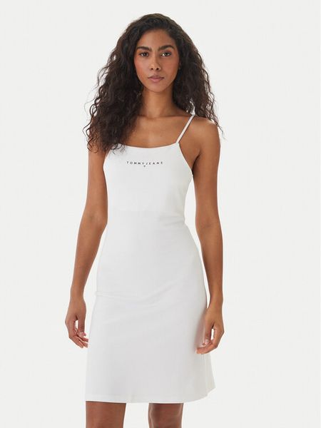 Tommy Jeans Sukienka codzienna Linear DW0DW22338 Biały Slim Fit. Białe sukienki damskie Tommy Jeans, na co dzień, xs, bez wzorów, z jeansu, bez kołnierzyka, bez ramiączek, proste. Za 289.99 zł.
