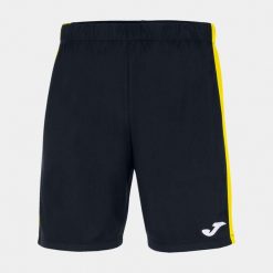Spodenki do piłki nożnej męskie Joma Maxi. Czarne szorty męskie Joma, z materiału, bez kołnierzyka. Za 125.50 zł.