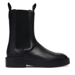 Sztyblety Calvin Klein. Czarne botki damskie CALVIN KLEIN, bez obcasa, na płaskiej podeszwie, bez zapięcia. Za 669.99 zł.