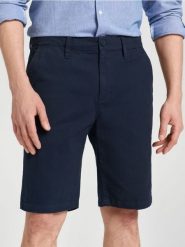 Szorty chino - granatowy. Niebieskie szorty męskie Sinsay, z bawełny, bez kołnierzyka. Za 49.99 zł.