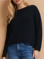 Sweter - czarny. Czarne swetry klasyczne damskie Sinsay, l, z dzianiny, bez kołnierzyka. Za 49.99 zł.