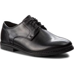 Półbuty CLARKS - Banbury Lace 261322107 Black Leather. Czarne buty wizytowe męskie Clarks, z materiału, bez zapięcia. W wyprzedaży za 279.00 zł.
