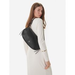 Torebka HUGO. Czarne torebki klasyczne damskie Hugo, bez wzorów, bez dodatków. Za 418.99 zł.