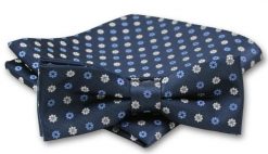 Elegancka Mucha Męska - Alties - Granat we Wzór Kwiatowy. Niebieskie krawaty i muchy męskie Alties, bez wzorów, eleganckie. Za 54.00 zł.
