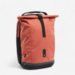 Plecak / sakwa rowerowa Btwin na bagażnik podwójna 27 litrów. Zielone plecaki męskie Decathlon, bez wzorów, z materiału. Za 339.99 zł.