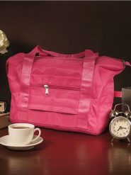 Składana torba podróżna z kieszeniami - różowy. Czerwone torebki klasyczne damskie Sinsay, bez wzorów, bez dodatków. Za 32.99 zł.