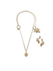 Weekend Max Mara Zestaw naszyjnik i kolczyki 2615751104650 Złoty. Żółte kolczyki damskie Weekend Max Mara, metalowe. Za 829.99 zł.