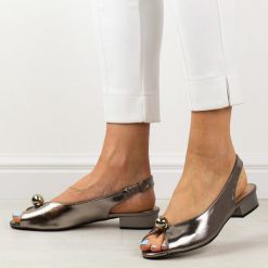 Sandały damskie na obcasie Pewter T.Sokolski L26-136. Szare sandały damskie Sokolski, bez wzorów, ze skóry, bez obcasa, na obcasie. Za 179.00 zł.