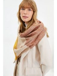 Trendyol Szal w kolorze żółto-jasnobrązowym rozmiar: onesize. Brązowe szaliki i kominy damskie Trendyol, bez wzorów, z materiału. Za 57.06 zł.