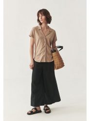 TATUUM Bluzka w kolorze beżowym rozmiar: M. Brązowe bluzki damskie Tatuum, m, bez wzorów, bez kołnierzyka, bez ramiączek. Za 136.13 zł.