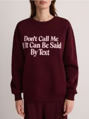 Bluza z nadrukiem - bordowy. Czerwone bluzy bez kaptura damskie Reserved, l, z bawełny. W wyprzedaży za 59.99 zł.