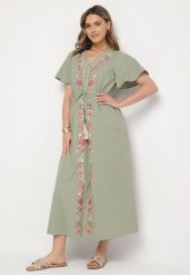 Zielona Bawełniana Sukienka Boho o Rozkloszowanym Kroju z Haftem i Frędzlami Modixa. Zielone sukienki damskie Born2be, na co dzień, l, z aplikacjami, z bawełny, boho, bez kołnierzyka, bez ramiączek, maxi, rozkloszowane. W wyprzedaży za 119.99 zł.