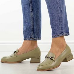 Oliwkowe półbuty damskie, mokasyny M.Daszyński Sa267-7. Zielone mokasyny damskie M.Daszyński, ze skóry. Za 199.00 zł.