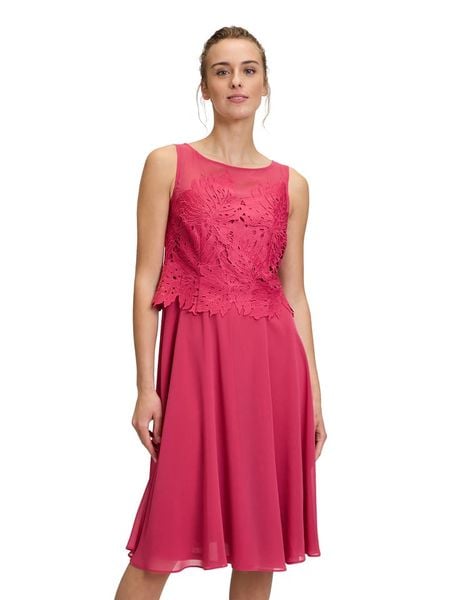 Vera Mont Sukienka w kolorze różowym rozmiar: 44. Różowe sukienki damskie Vera Mont, bez wzorów, z koronki, bez kołnierzyka, bez ramiączek, midi. Za 183.59 zł.