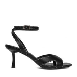 Sandały JENNY. Czarne sandały damskie Jenny, bez wzorów, bez obcasa, na szpilce. Za 129.99 zł.