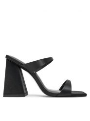 Just Cavalli Klapki 76RA3S40 Czarny. Czarne klapki damskie Just Cavalli, bez wzorów, z materiału, bez obcasa. Za 1,339.00 zł.