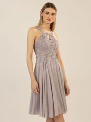 APART Sukienka w kolorze jasnoszarym rozmiar: 42. Szare sukienki damskie Apart, bez wzorów, z koronki, sportowe, bez kołnierzyka, bez ramiączek, mini, sportowe. Za 180.06 zł.