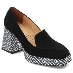 Czarne Półbuty Armodo Damskie Eleganckie Buty. Czarne półbuty damskie Armodo, bez wzorów, ze skóry, eleganckie, bez obcasa, na słupku. Za 349.00 zł.