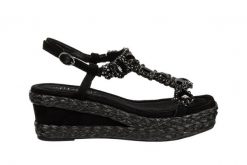 Sandały Laura Vita Marieo 11 Noir 202075, Czarny, Skóra ekologiczna - 39. Czarne sandały damskie Laura Vita, bez wzorów, z gumy, bez obcasa, na koturnie. W wyprzedaży za 179.10 zł.