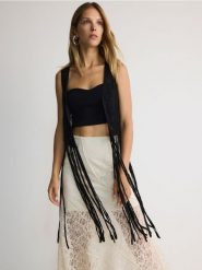 Kamizelka z frędzlami - czarny. Czarne kamizelki damskie Reserved, l, z dzianiny, krótkie. W wyprzedaży za 89.99 zł.