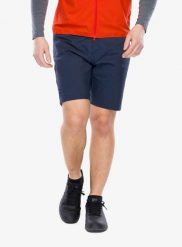 Szorty rowerowe Fjallraven Hoja Hybrid Shorts. Niebieskie szorty męskie Fjällräven, bez wzorów, z bawełny, sportowe. Za 544.49 zł.