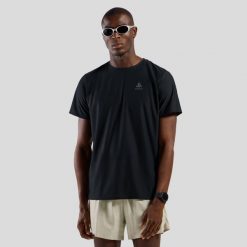 T-shirt Odlo ZEROWEIGHT Chill-Tec col rond manches courtes. Czarne t-shirty męskie Odlo, s, bez wzorów, z poliesteru, bez kołnierzyka. Za 269.99 zł.
