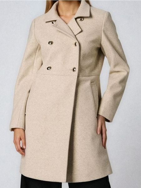 Płaszcz z guzikami ozdobnymi - kremowy. Białe płaszcze damskie Sinsay, l, bez wzorów. Za 119.99 zł.