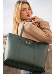 Maison héritage PARIS Skórzany shopper bag "Elis" w kolorze ciemnozielonym - 41 x 30 x 10 cm rozmiar: onesize. Zielone shopper bag damskie maison héritage PARIS, bez wzorów, z materiału, na ramię, bez dodatków. Za 365.48 zł.