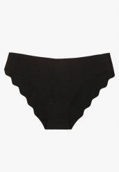 Czarne Majtki Bezszwowe Typu Figi Ozdobione Falbanką Veloti. Czarne figi damskie Renee, xl, bez wzorów. Za 4.99 zł.