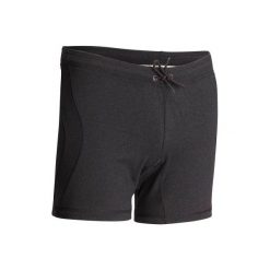 Spodenki Hot Yoga / IYENGAR męskie. Szare szorty męskie DOMYOS, bez wzorów, z elastanu. Za 59.99 zł.