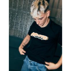 MANTO t-shirt MARKER czarny. Czarne t-shirty damskie Manto, bez wzorów, bez kołnierzyka. Za 109.00 zł.