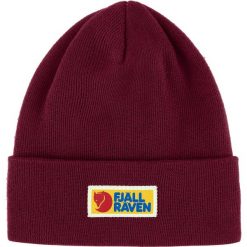 Czapka zimowa Fjallraven Vardag Classic Beanie - bordeaux red. Czerwone czapki męskie Fjällräven, na zimę, bez wzorów, sportowe. W wyprzedaży za 119.00 zł.