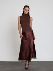 BGN Top w kolorze brązowym rozmiar: 40. Brązowe topy damskie BGN, bez wzorów, bez kołnierzyka. Za 127.95 zł.