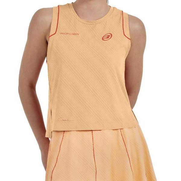 T-shirt Bullpadel Claudia 26v Woman. Brązowe t-shirty damskie bullpadel, s, bez wzorów, z nylonu, bez kołnierzyka. Za 206.65 zł.