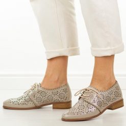 Złote ażurowe półbuty damskie Potocki 12778. Żółte półbuty damskie POTOCKI, w ażurowe wzory, ze skóry, eleganckie, bez obcasa, na obcasie. Za 199.00 zł.